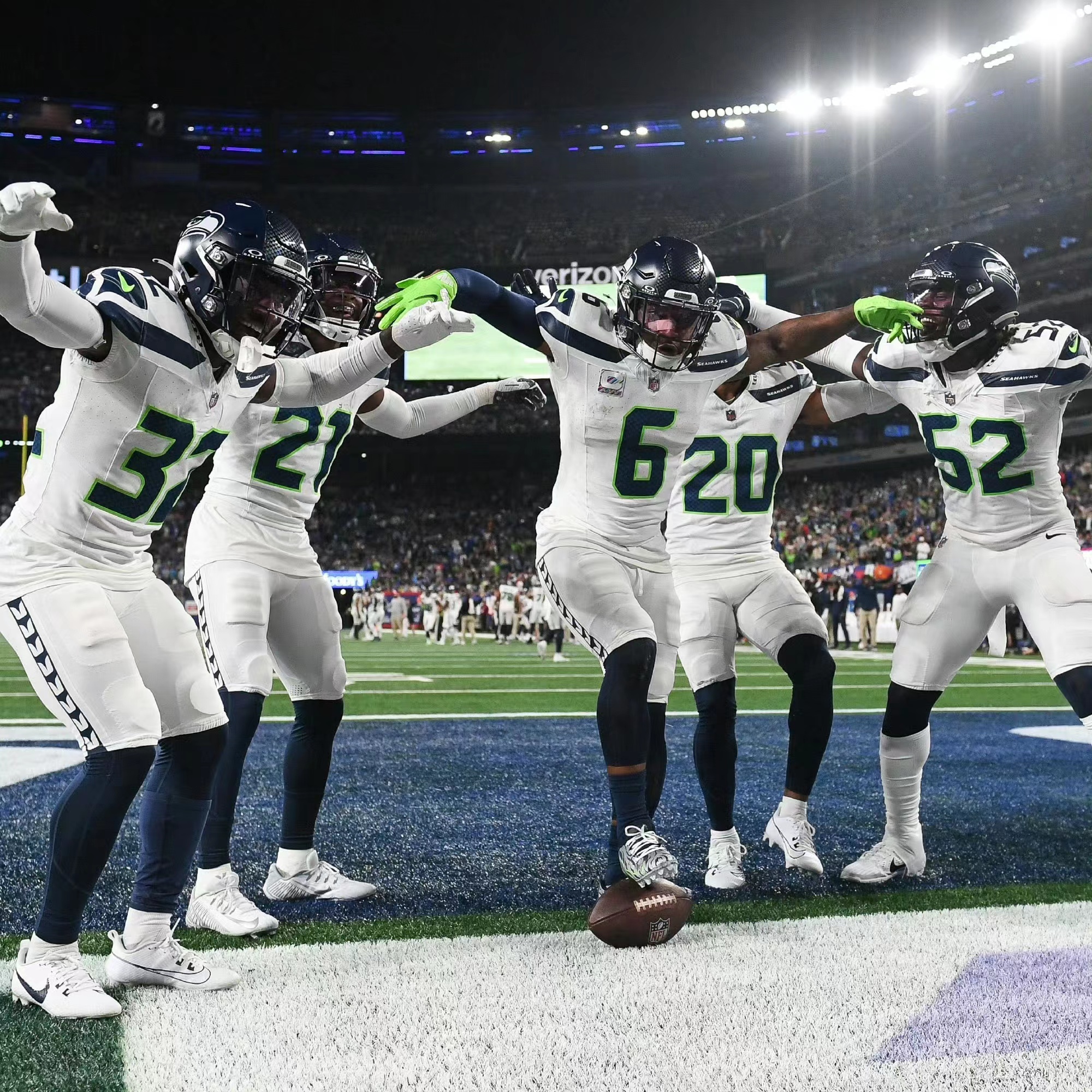 Unis comme un seul homme, les Seahawks sont invaincus et les héros sur le terrain font encore leurs preuves